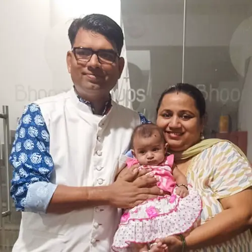 Sangeeta Kishore and Ravi Goyal with their daughter Garima